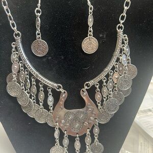 Elegant Silver Statement Necklace